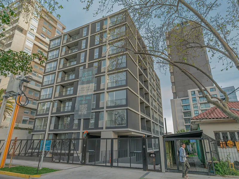 Fachada del Edificio Capitán Orella en Ñuñoa